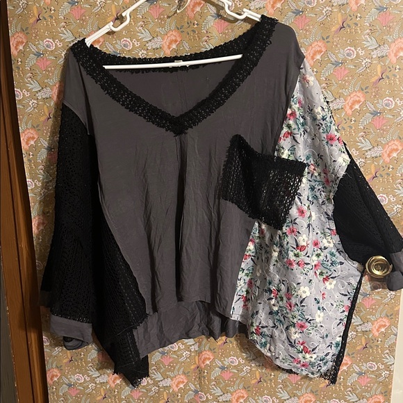 POL L 3 Way Color Knitted Top NWOT - Picture 2 of 5